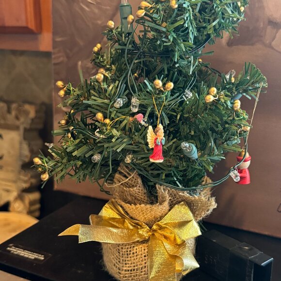 Mini Christmas Tree with Ornament Figurines - Picture 2 of 3